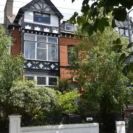 Rosslea Studio Apartment